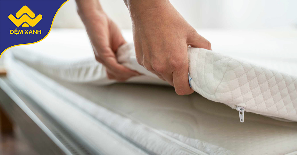 [Mẹo vặt] Làm cách nào để topper tăng tiện nghi không trượt khỏi đệm?