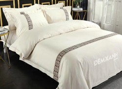 Bộ chăn ga gối khách sạn lụa thêu KSLT05