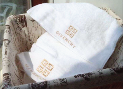 Bộ khăn tắm khách sạn Givenchy