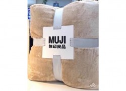 Chăn tuyết Muji nặng 1,6kg màu be