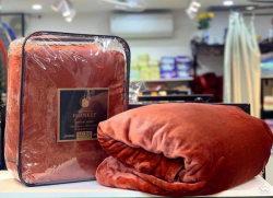 Chăn lông tuyết Blanket 2kg màu cam (cân VN thực tế 2kg)