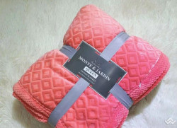 Chăn tuyết đa sắc 2.5kg màu đỏ