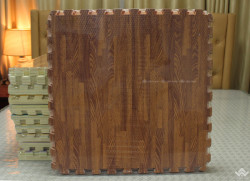 Thảm xốp Trung Quốc vân gỗ 60x60 ( 1 cốp 6 tấm)