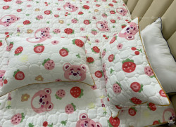 Vỏ gối cotton đũi oval M2 Gấu dâu 50x70