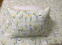 Vỏ gối cotton đũi oval M15 Thỏ Tulip 50x70